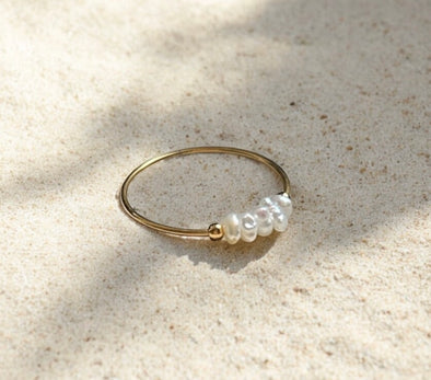 Dainty Pearl Ring