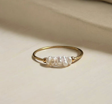 Dainty Pearl Ring