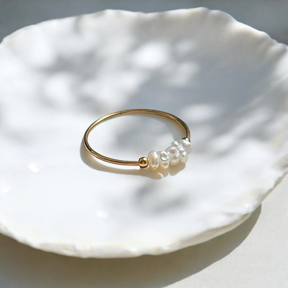 Dainty Pearl Ring